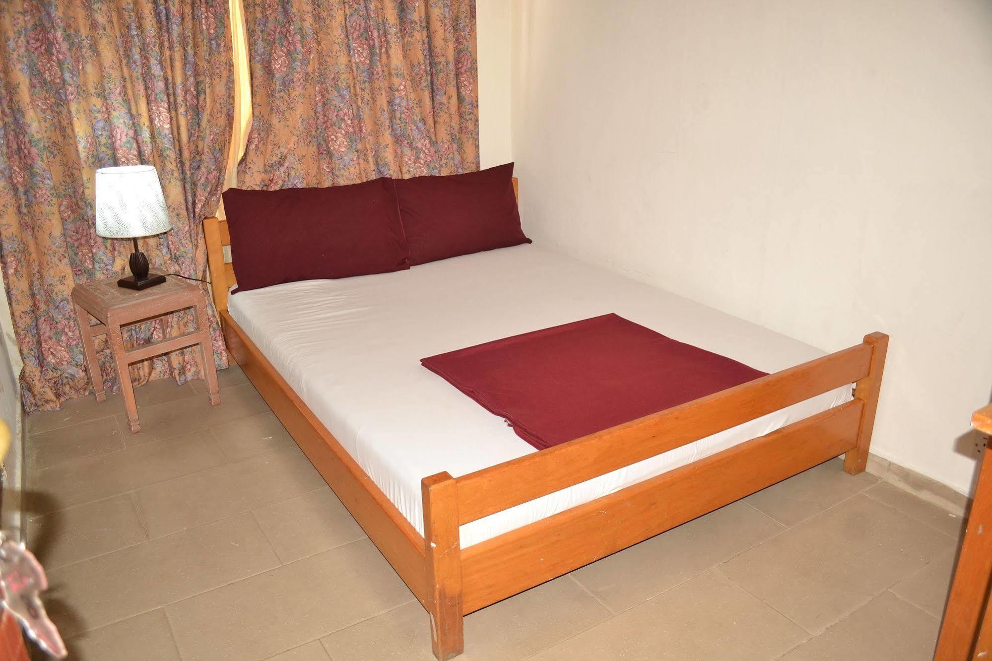 Pink Hostel Akra Dış mekan fotoğraf