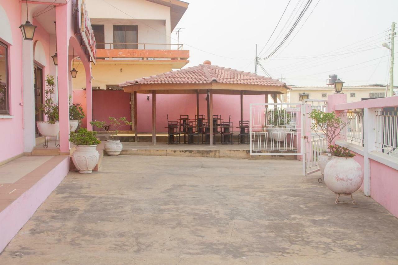 Pink Hostel Akra Dış mekan fotoğraf